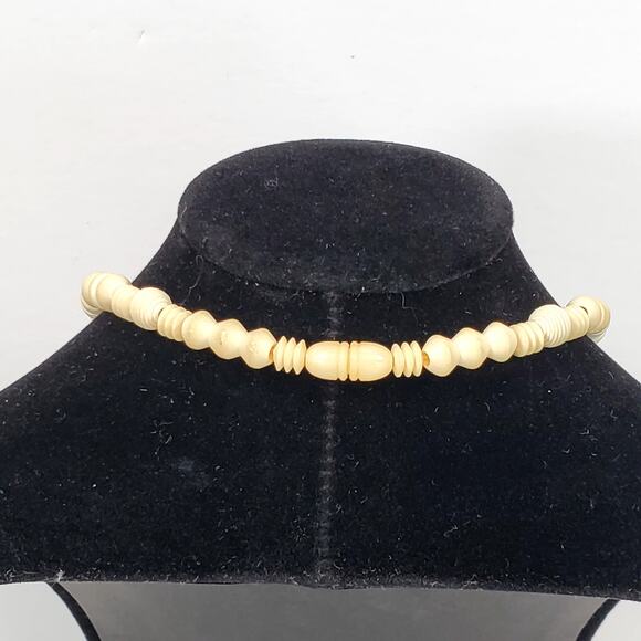 Carved Bead Necklace Boho 7.5” - Picture 3 of 5